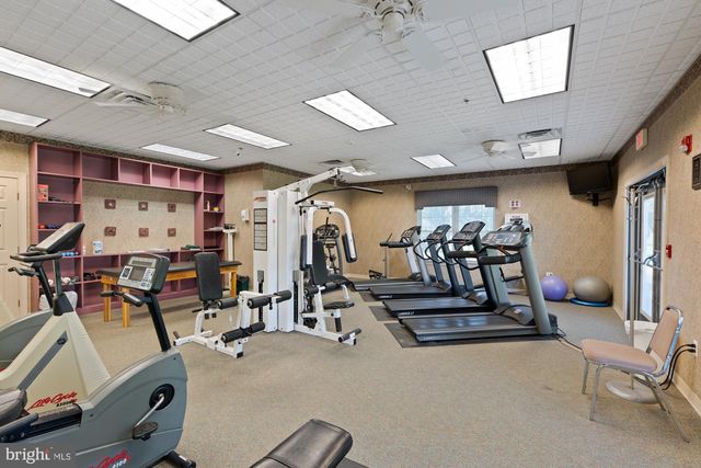 97 MEADOWLARK DR, Hamilton, NJ 08690