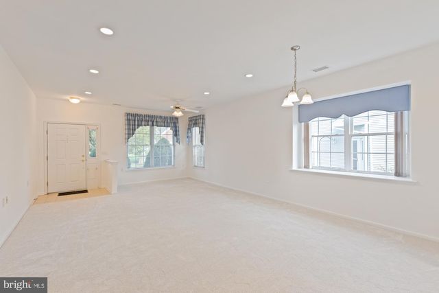 97 MEADOWLARK DR, Hamilton, NJ 08690