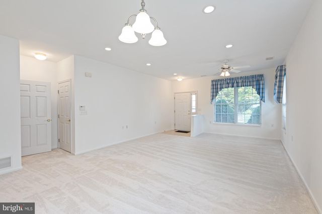 97 MEADOWLARK DR, Hamilton, NJ 08690