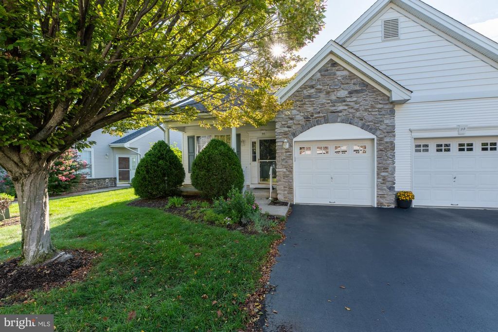 97 MEADOWLARK DR, Hamilton, NJ 08690
