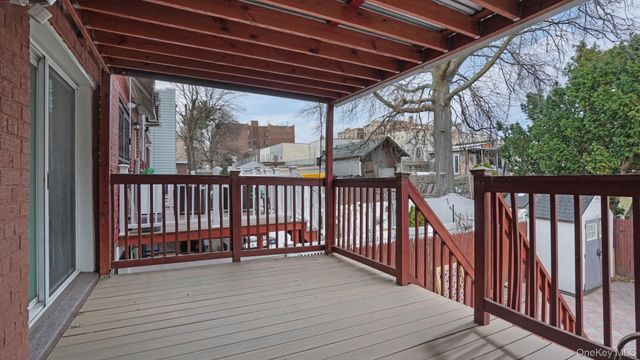 2524 Radcliff Avenue, Bronx, NY 10469