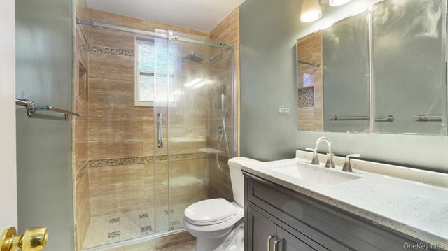 2524 Radcliff Avenue, Bronx, NY 10469