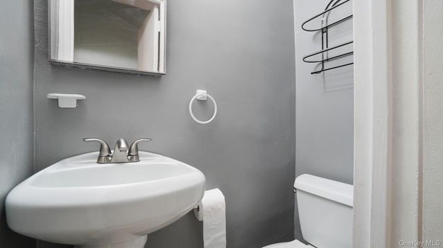 2524 Radcliff Avenue, Bronx, NY 10469