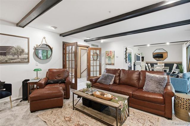 6608 Red Cedar Lane, West Bloomfield, MI 48324