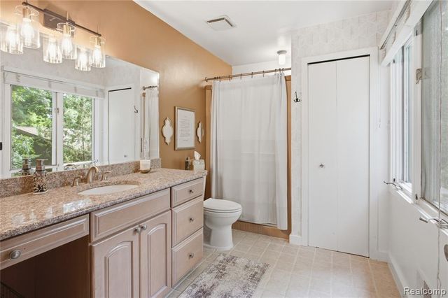 6608 Red Cedar Lane, West Bloomfield, MI 48324