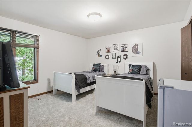 6608 Red Cedar Lane, West Bloomfield, MI 48324