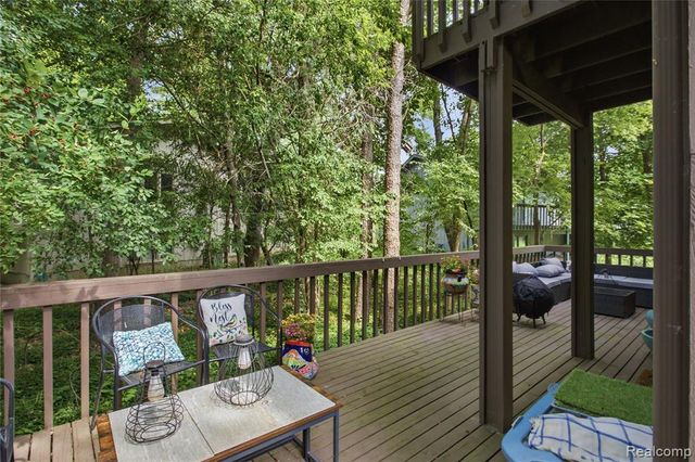 6608 Red Cedar Lane, West Bloomfield, MI 48324