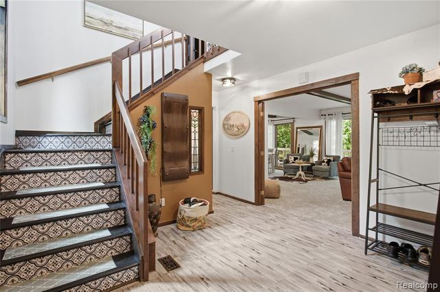 6608 Red Cedar Lane, West Bloomfield, MI 48324