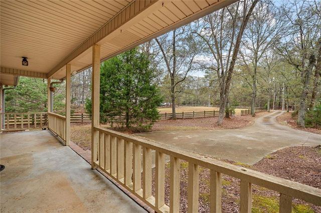 165 Shamrock Drive, Fayetteville, GA 30215