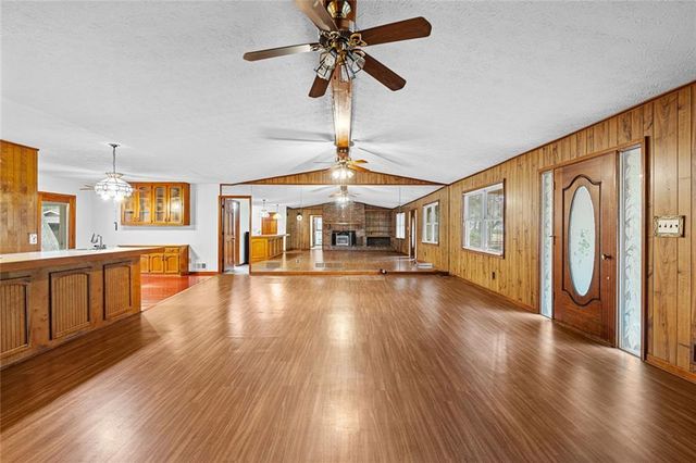 165 Shamrock Drive, Fayetteville, GA 30215