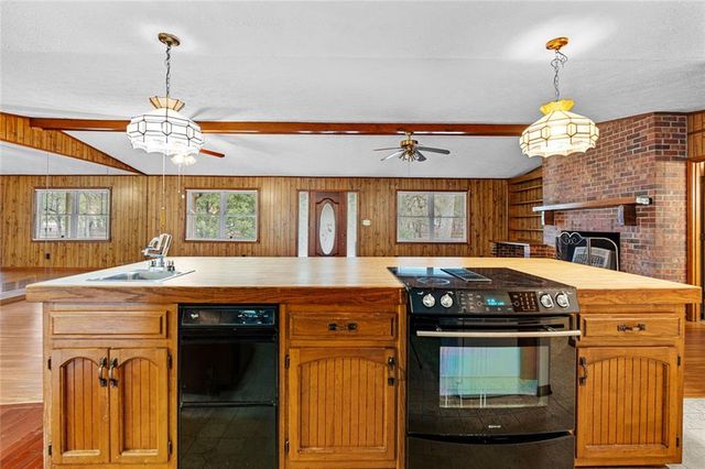 165 Shamrock Drive, Fayetteville, GA 30215