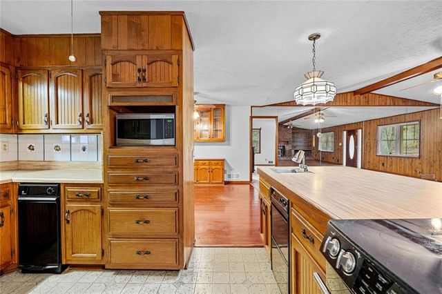 165 Shamrock Drive, Fayetteville, GA 30215