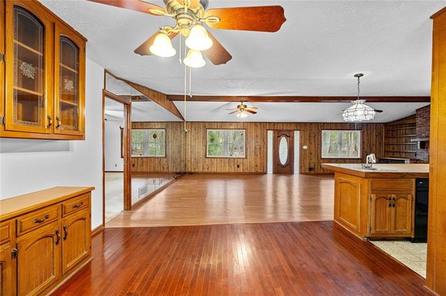 165 Shamrock Drive, Fayetteville, GA 30215