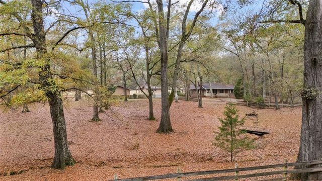 165 Shamrock Drive, Fayetteville, GA 30215