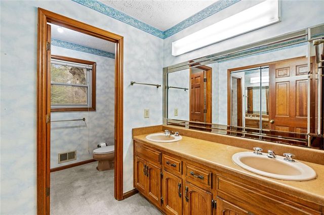 165 Shamrock Drive, Fayetteville, GA 30215