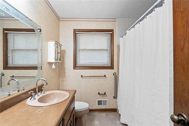 165 Shamrock Drive, Fayetteville, GA 30215