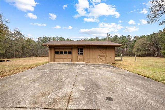 165 Shamrock Drive, Fayetteville, GA 30215