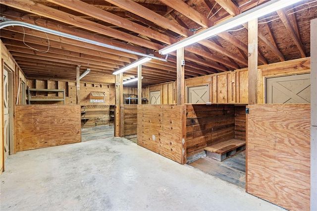 165 Shamrock Drive, Fayetteville, GA 30215