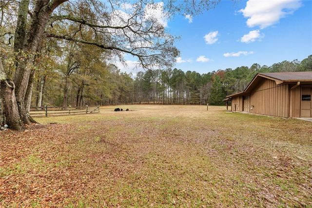 165 Shamrock Drive, Fayetteville, GA 30215