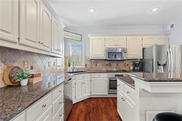 15921 Ash Street, Overland Park, KS 66085