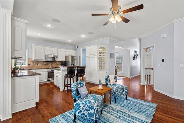 15921 Ash Street, Overland Park, KS 66085