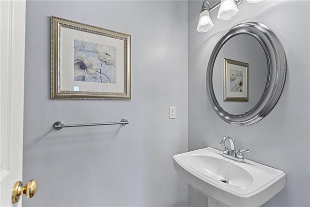 15921 Ash Street, Overland Park, KS 66085