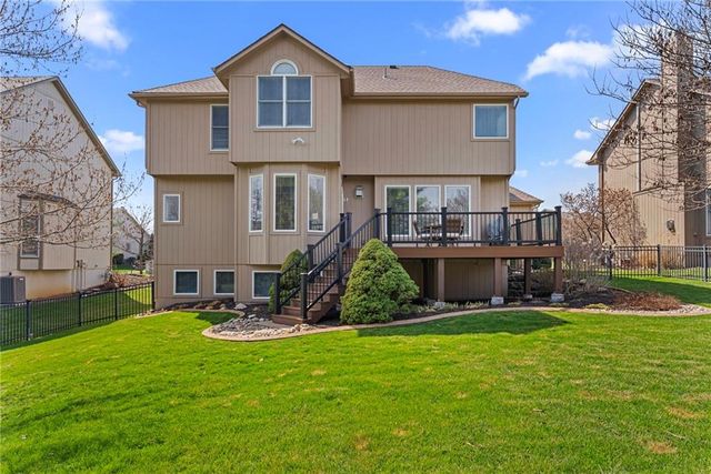 15921 Ash Street, Overland Park, KS 66085