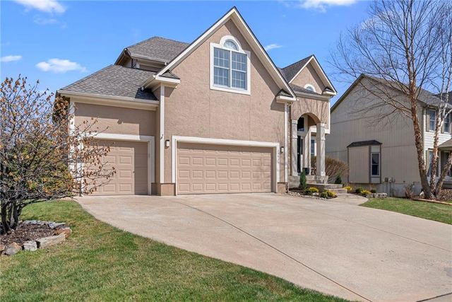 15921 Ash Street, Overland Park, KS 66085