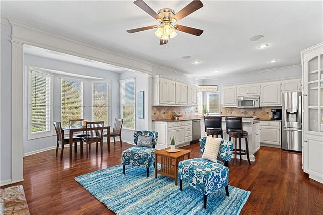 15921 Ash Street, Overland Park, KS 66085