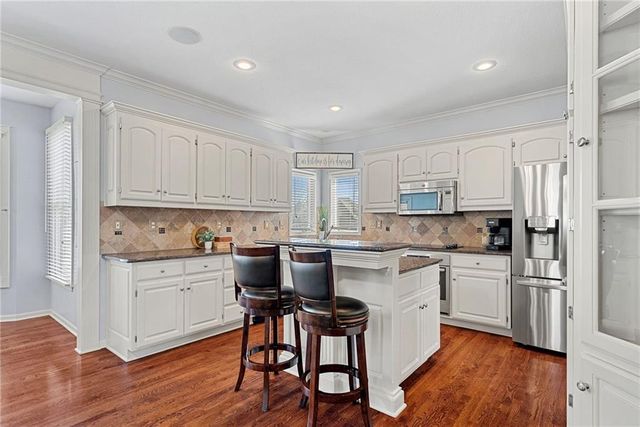 15921 Ash Street, Overland Park, KS 66085