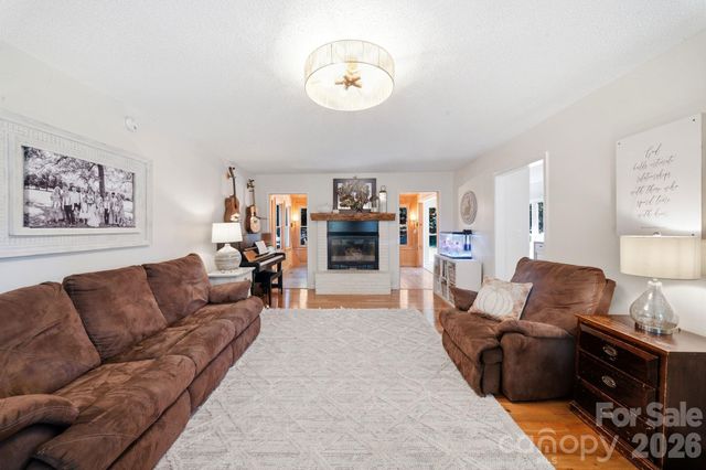 55 Brookside Drive, Columbus, NC 28722