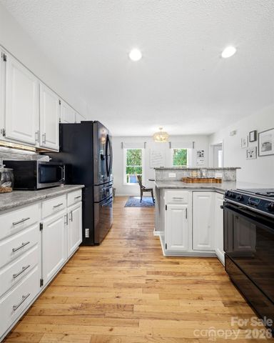 55 Brookside Drive, Columbus, NC 28722