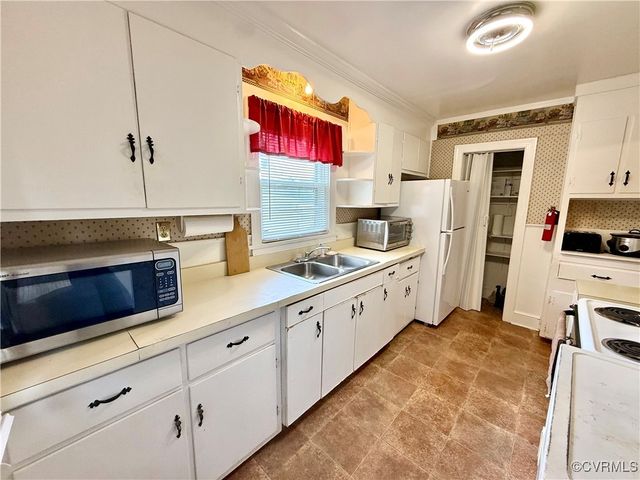 630 Columbia Rd, Petersburg, VA 23803