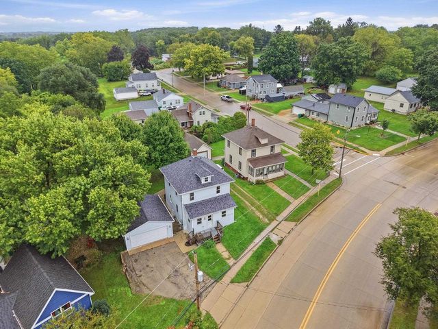 516 E FULTON Street, Edgerton, WI 53534