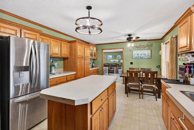 N6223 COUNTY RD E, De Pere, WI 54115