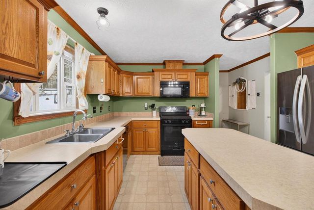 N6223 COUNTY RD E, De Pere, WI 54115