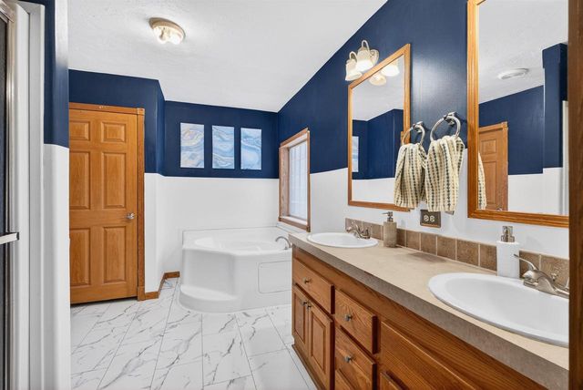 N6223 COUNTY RD E, De Pere, WI 54115