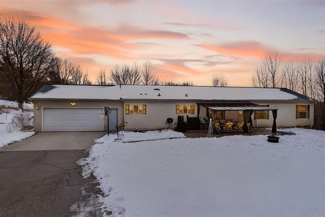 N6223 COUNTY RD E, De Pere, WI 54115