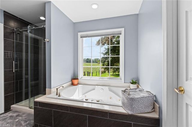 5398 B Reidsville Road, Walkertown, NC 27051