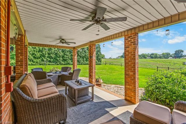 5398 B Reidsville Road, Walkertown, NC 27051