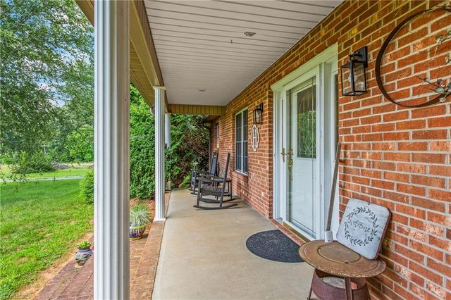 5398 B Reidsville Road, Walkertown, NC 27051