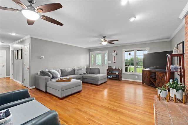 5398 B Reidsville Road, Walkertown, NC 27051