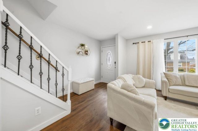 1241 2nd Avenue, Hellertown Boro, PA 18055