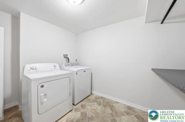 1241 2nd Avenue, Hellertown Boro, PA 18055