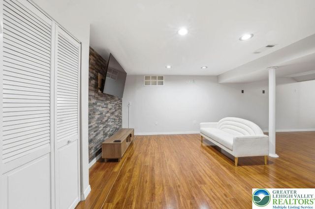 1241 2nd Avenue, Hellertown Boro, PA 18055