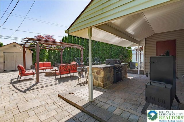 1241 2nd Avenue, Hellertown Boro, PA 18055