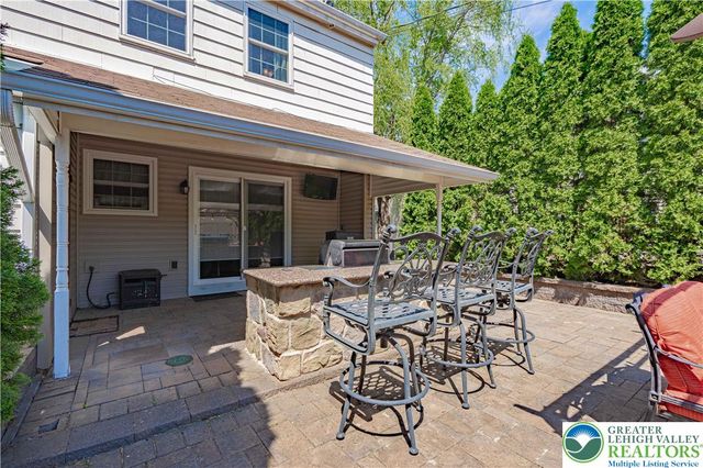 1241 2nd Avenue, Hellertown Boro, PA 18055