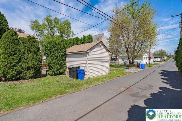 1241 2nd Avenue, Hellertown Boro, PA 18055
