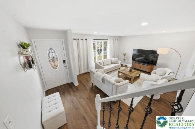 1241 2nd Avenue, Hellertown Boro, PA 18055