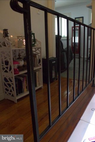 1902 SE VALLEY TER SE, Washington, DC 20032